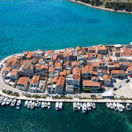 Villa Trebocconi Stone House With Rooftop Jacuzzi 20m From Sea Tribunj (Sibenik-Knin)