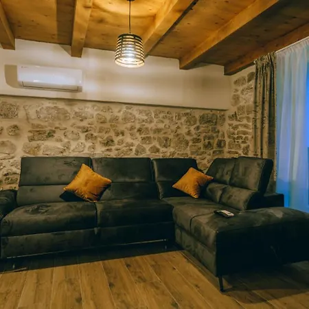 Villa Trebocconi Stone House With Rooftop Jacuzzi 20m From Sea