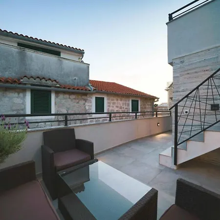 Villa Trebocconi Stone House With Rooftop Jacuzzi 20m From Sea