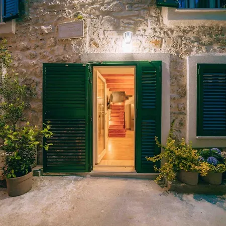 Villa Trebocconi Stone House With Rooftop Jacuzzi 20m From Sea *